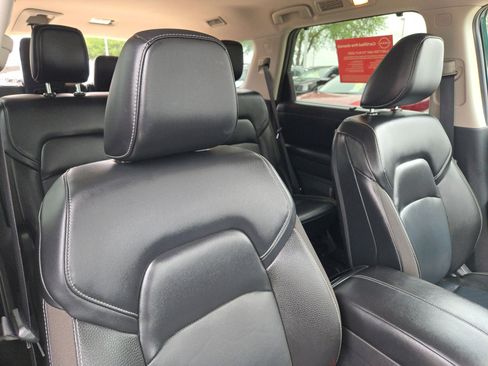 Certified 2023 Nissan Pathfinder SL w/ Black Appearance Package FWD image 31