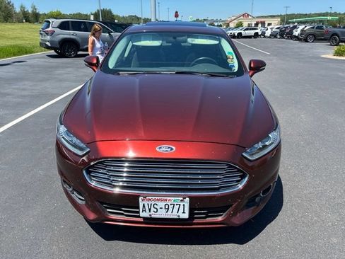 Used 2015 Ford Fusion SE FWD image 2
