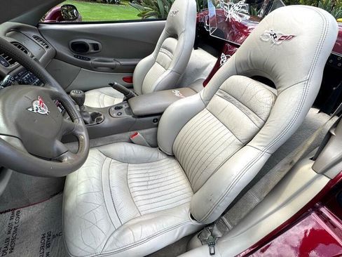 Used 2003 Chevrolet Corvette Convertible w/ Preferred Equipment Group1 image 15