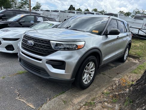 Used 2021 Ford Explorer 2WD image 3