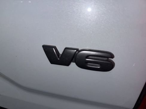 Used 2019 Toyota Tacoma TRD Off-Road image 19