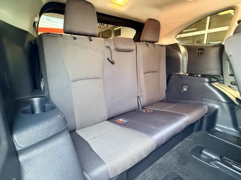 Used 2023 Toyota Highlander L FWD image 39