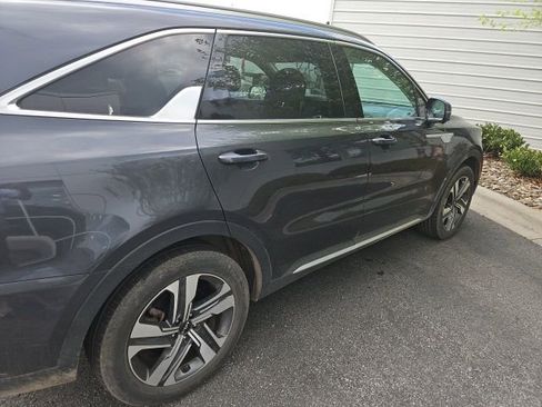 Used 2023 Kia Sorento SX Prestige w/ Panoramic Sunroof Package image 4