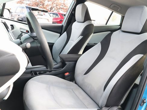 Used 2022 Toyota Prius L Eco image 26