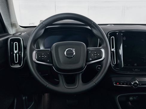 Used 2026 Volvo XC40 B5 Plus AWD/4WD image 18