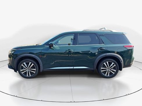 Used 2025 Nissan Pathfinder Platinum FWD image 6