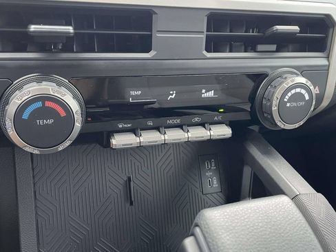 Used 2025 Toyota Tacoma SR5 AWD/4WD image 19