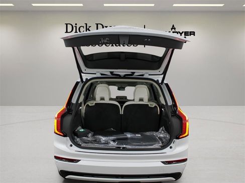 New 2026 Volvo XC90 B6 Ultra w/ Protection Package Premier image 30