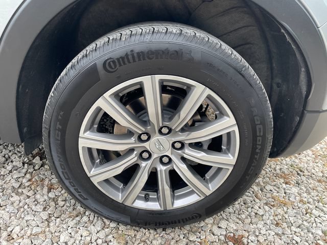 Used 2023 Cadillac XT4 Sport w/ Cold Weather Package AWD/4WD image 19