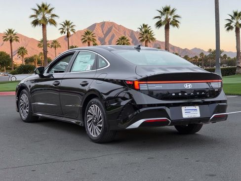 New 2026 Hyundai Sonata Limited FWD image 4