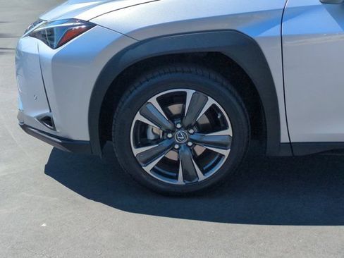 Used 2023 Lexus UX 250h FWD image 9