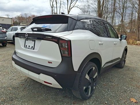 Used 2025 Nissan Kicks SR image 16