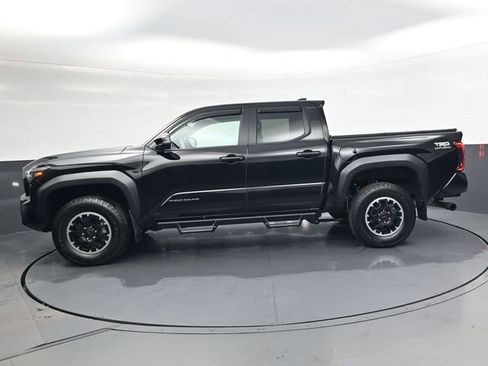 Used 2024 Toyota Tacoma TRD Off-Road w/ TRD Off Road Upgrade Package image 9