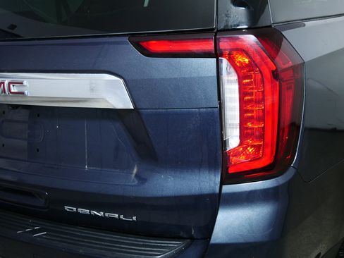 Used 2022 GMC Yukon XL Denali image 17