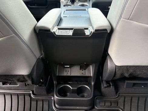 Used 2026 Toyota Sienna XLE FWD image 14