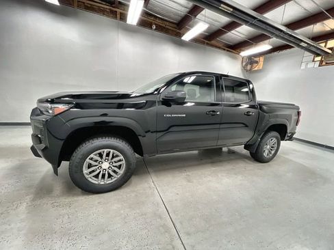 Certified 2024 Chevrolet Colorado LT w/ LT Convenience Package III AWD/4WD image 5