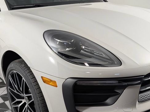 New 2026 Porsche Macan AWD/4WD image 15