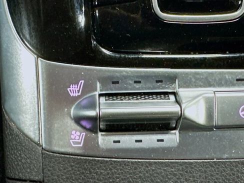 Used 2024 Kia Carnival SX Prestige image 25