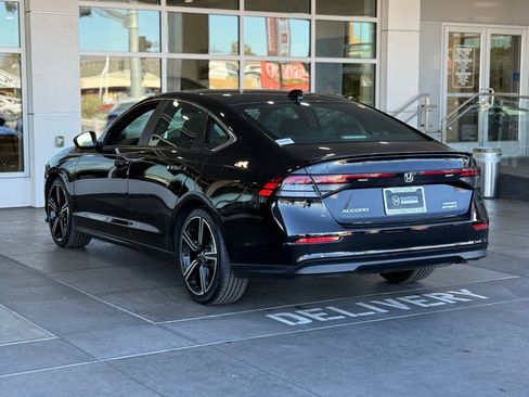 Used 2024 Honda Accord Sport image 9