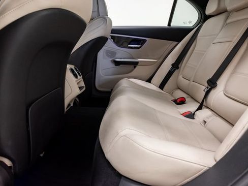 Used 2023 Mercedes-Benz C 300 4MATIC Sedan image 24