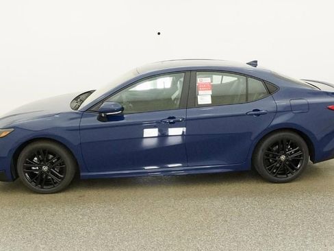 New 2026 Toyota Camry SE FWD image 18