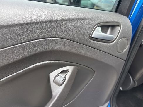 Used 2017 Ford Escape Titanium image 35