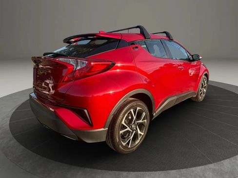 Used 2022 Toyota C-HR XLE FWD image 5