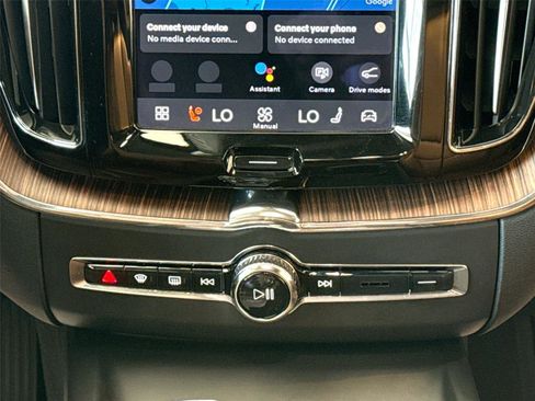 Used 2022 Volvo XC60 B6 Inscription w/ Advanced Package image 17