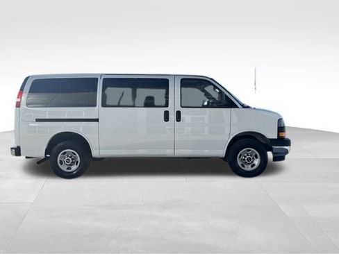 Used 2023 GMC Savana 2500 LS w/ Driver Convenience Package image 7