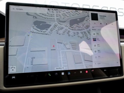 Used 2022 Tesla Model X image 27