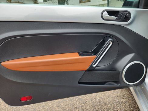 Used 2015 Volkswagen Beetle 1.8T image 8