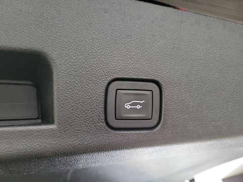 Certified 2025 Chevrolet Traverse Z71 w/ Driver Confidence Package AWD/4WD image 21