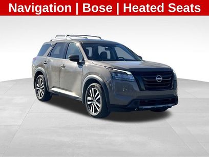 Used 2023 Nissan Pathfinder Platinum w/ Black Appearance Package