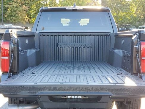 Used 2025 Toyota Tacoma TRD Off-Road image 9