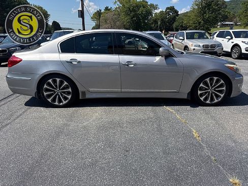 Used 2013 Hyundai Genesis 5.0 R-Spec RWD image 7