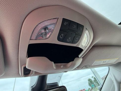 Used 2024 Chrysler Pacifica Limited FWD image 63
