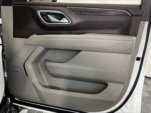 Used 2021 Chevrolet Tahoe LT w/ LT Signature Package image 21