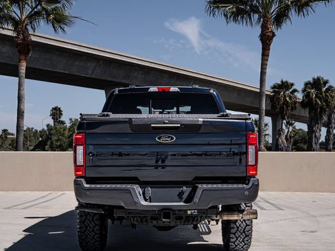 Used 2022 Ford F250 Lariat w/ Tremor Off-Road Package AWD/4WD image 4