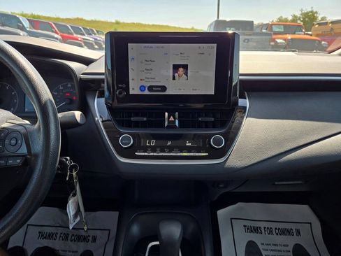 Used 2025 Toyota Corolla LE FWD image 21