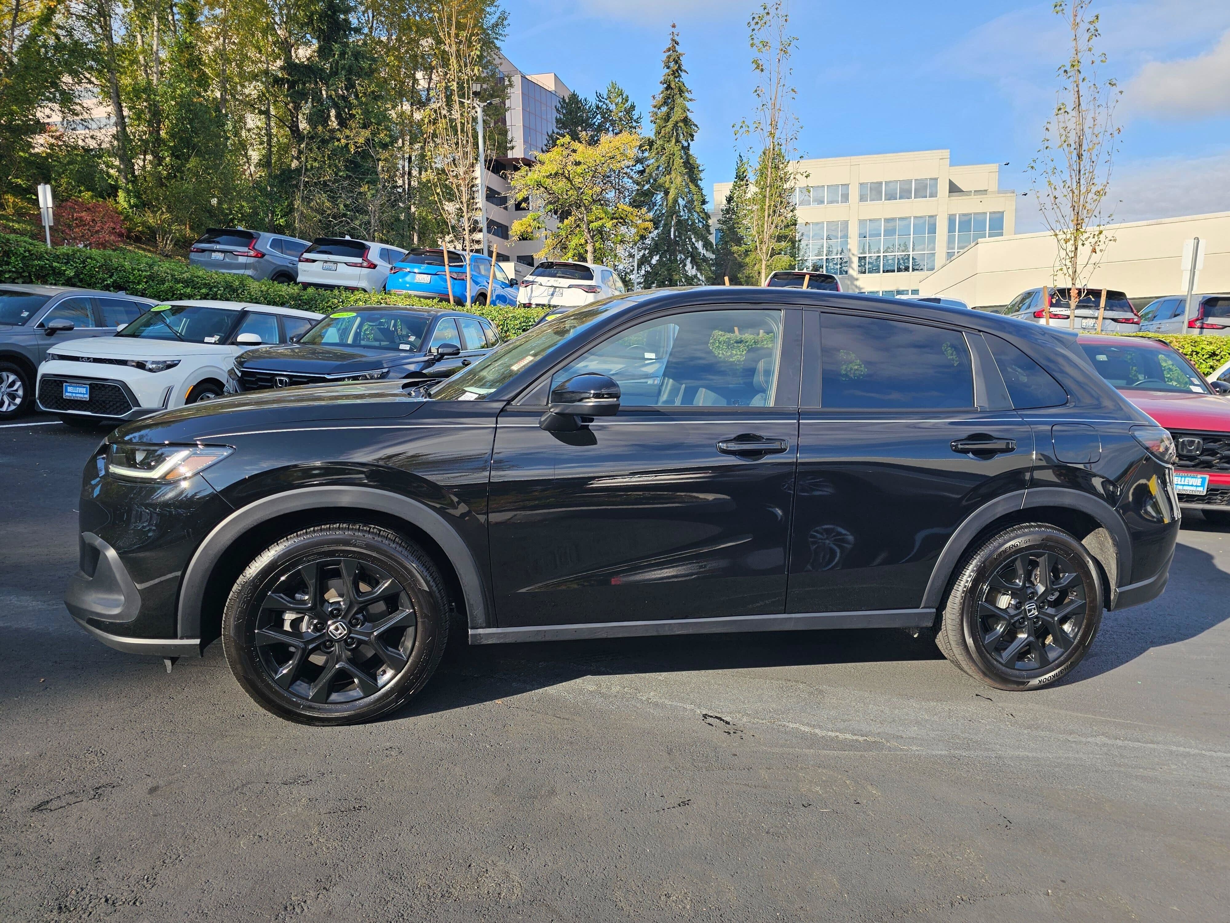 Used 2025 Honda HR-V Sport image 4