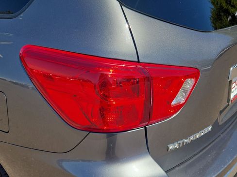Certified 2020 Nissan Pathfinder SV FWD image 32