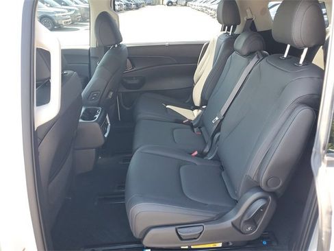 New 2026 Kia Carnival SX Prestige image 16