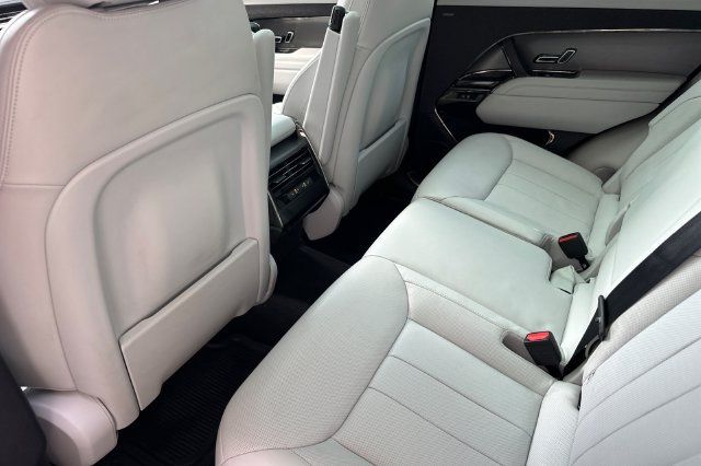 Certified 2025 Land Rover Range Rover Sport SE AWD/4WD image 11