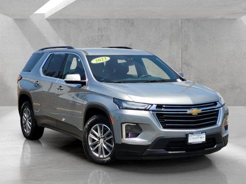 Used 2023 Chevrolet Traverse LT AWD/4WD image 1
