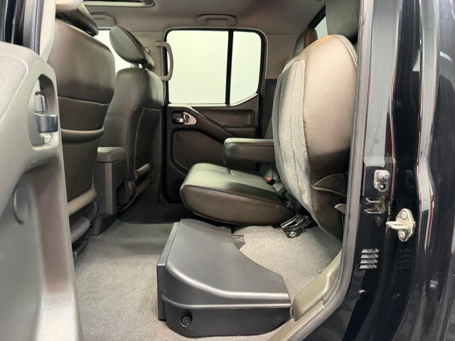 Used 2019 Nissan Frontier PRO-4X AWD/4WD image 26