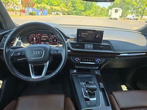 Used 2019 Audi Q5 2.0T Premium Plus w/ Premium Plus Package AWD/4WD image 14