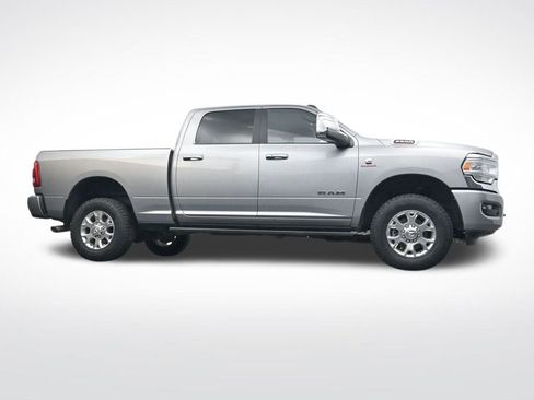 Used 2024 RAM 2500 Laramie image 32