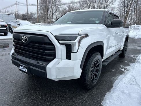 Used 2023 Toyota Tundra SR5 w/ SR5 Premium Package image 4