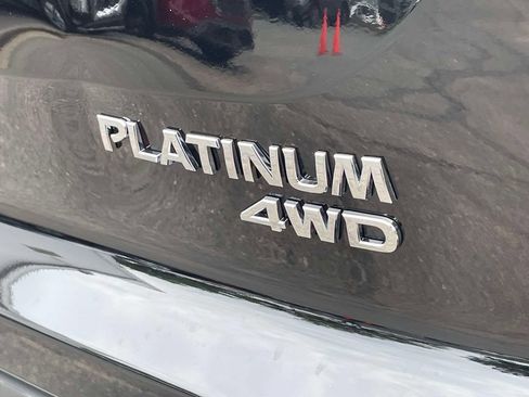 Used 2025 Nissan Pathfinder Platinum AWD/4WD image 9