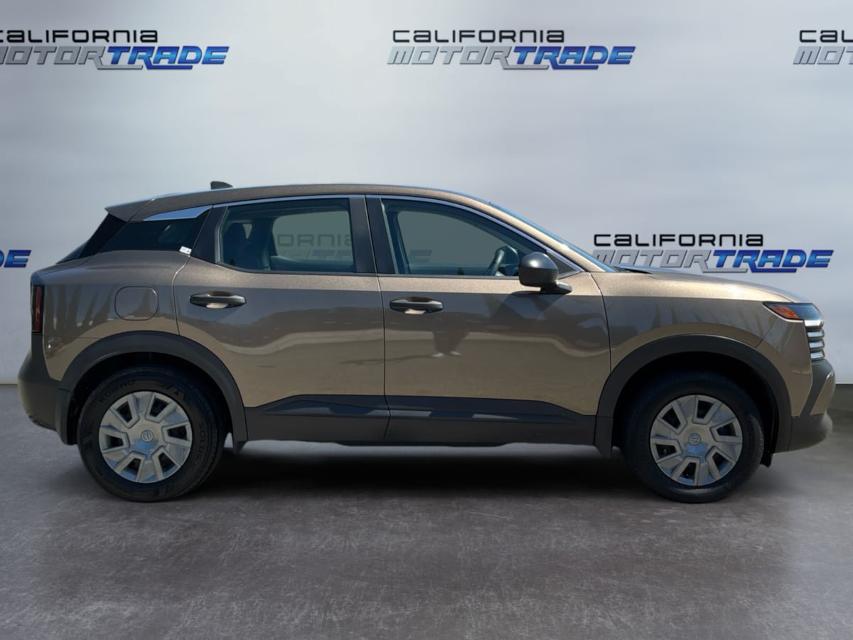 Used 2025 Nissan Kicks S AWD/4WD image 4